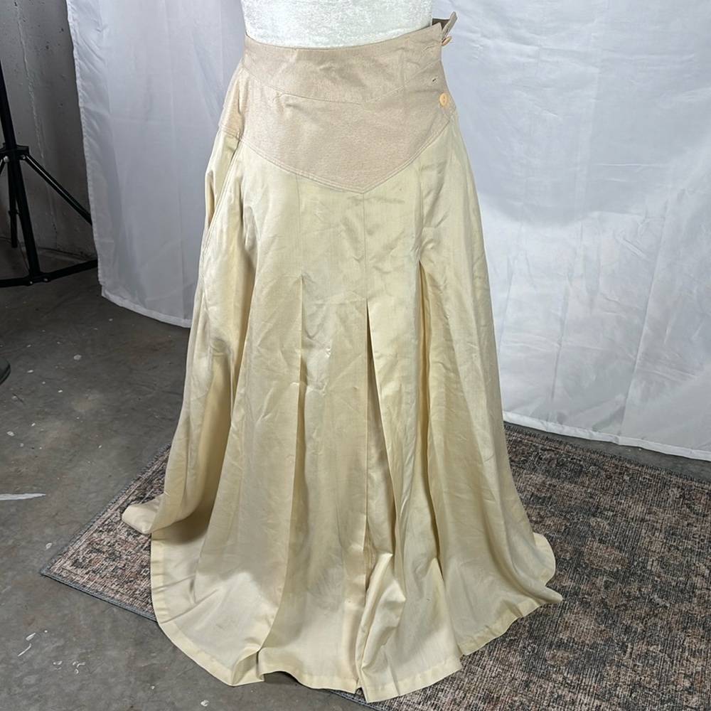 Vintage Cream Pleated Skirt